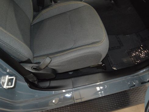 Used 2025 Jeep Wrangler Unlimited Sahara image 9