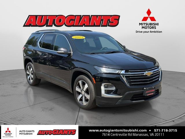 Used 2023 Chevrolet Traverse LT w/ LT Premium Package AWD/4WD image 1