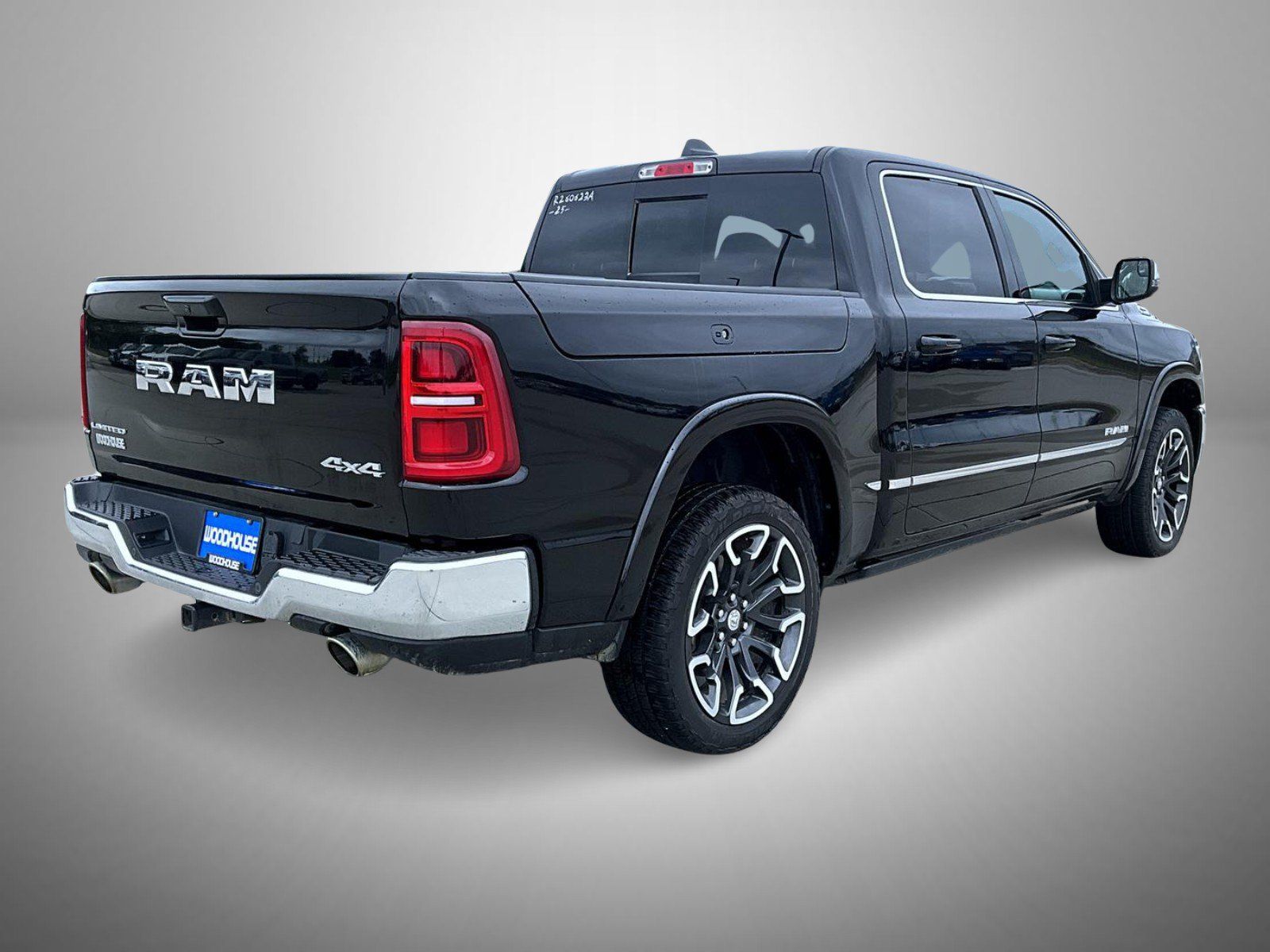 Used 2025 RAM 1500 Limited AWD/4WD image 5