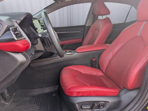 Used 2024 Toyota Camry XSE FWD image 9