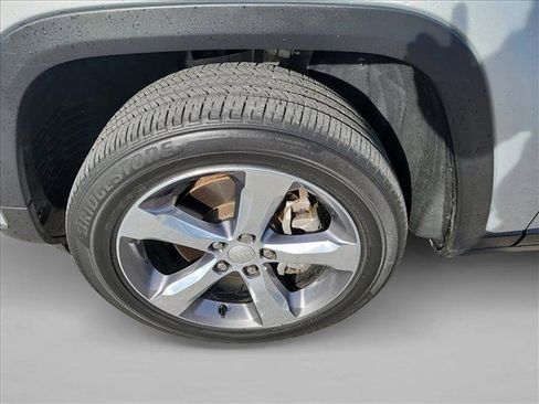 Used 2022 Jeep Grand Cherokee L Limited image 9