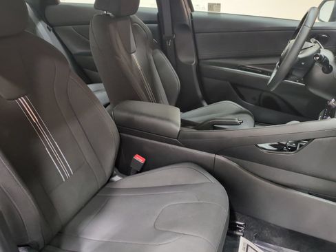 Certified 2025 Hyundai Elantra Sport FWD image 10