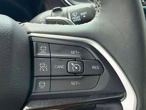 Certified 2023 Jeep Grand Cherokee Laredo w/ Luxury Tech Group I AWD/4WD image 28