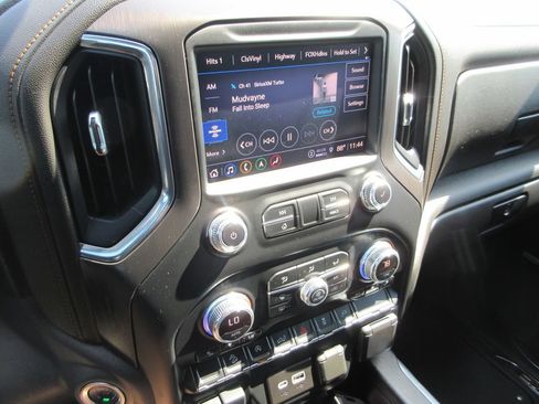 Certified 2021 GMC Sierra 1500 AT4 w/ AT4 Preferred Package AWD/4WD image 37
