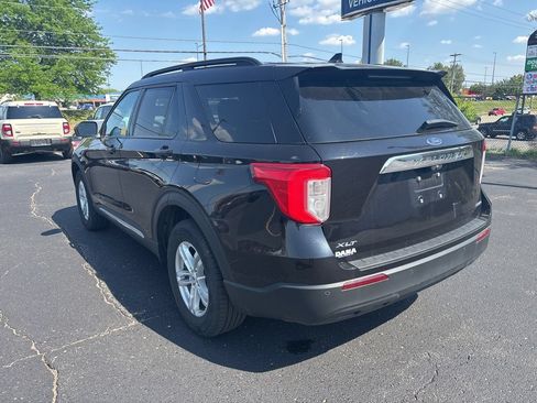 Used 2023 Ford Explorer XLT AWD/4WD image 7
