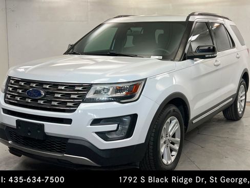 Used 2017 Ford Explorer XLT FWD image 1