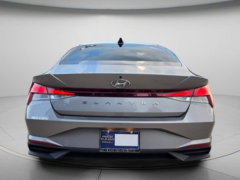 Used 2023 Hyundai Elantra SEL w/ Convenience Package FWD image 5