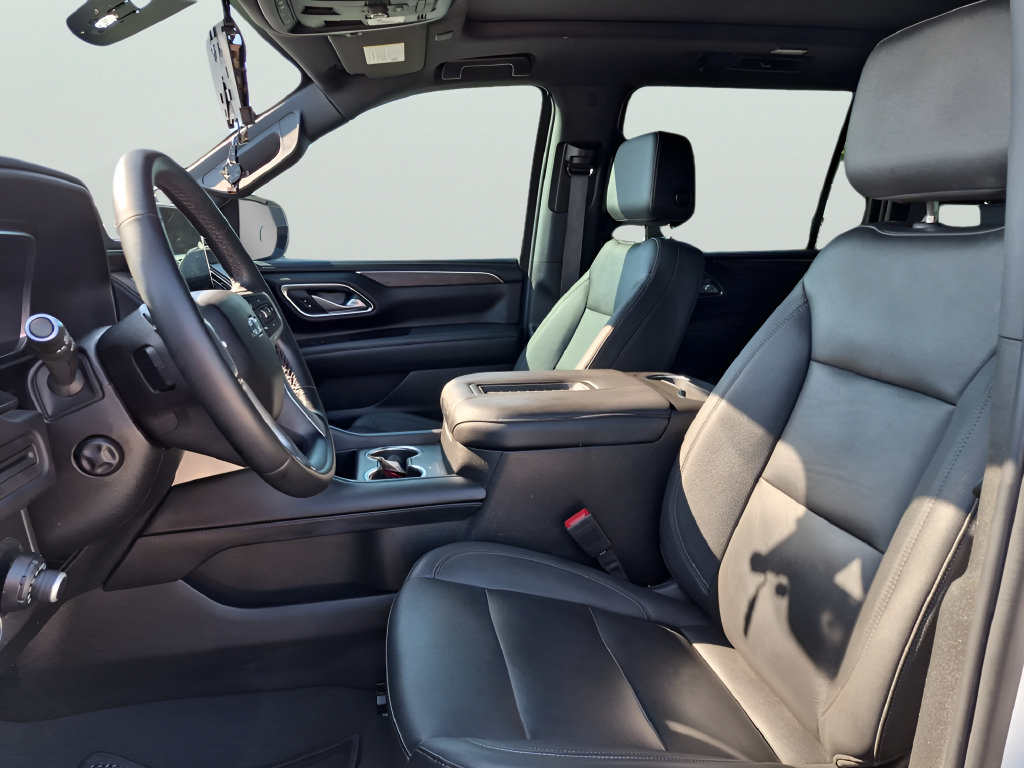 Used 2023 Chevrolet Suburban Z71 w/ Luxury Package AWD/4WD image 18