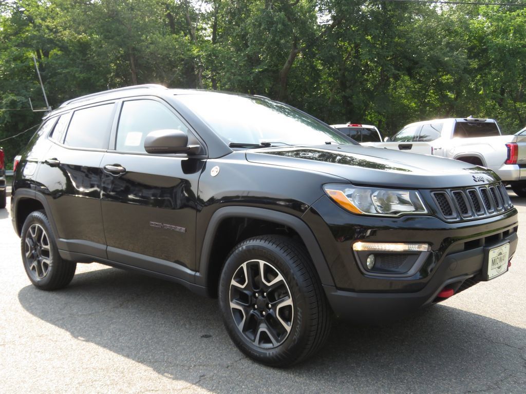 Used 2018 Jeep Compass Trailhawk w/ Leather Interior Group AWD/4WD image 3