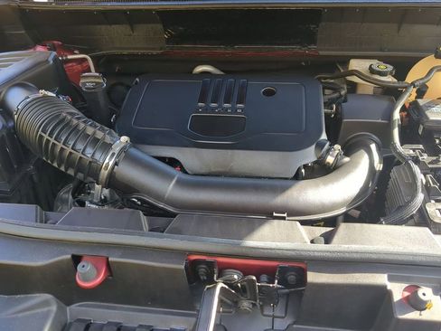 Used 2023 GMC Acadia SLT image 26