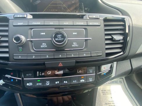 Used 2017 Honda Accord Sport image 27