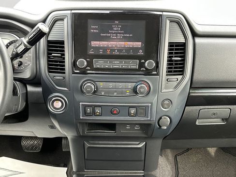 Used 2023 Nissan Titan SV image 16