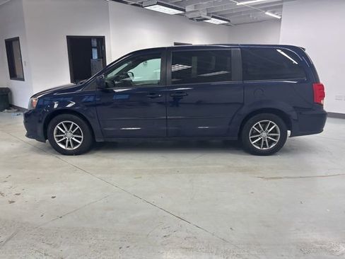 Used 2014 Dodge Grand Caravan R/T image 7