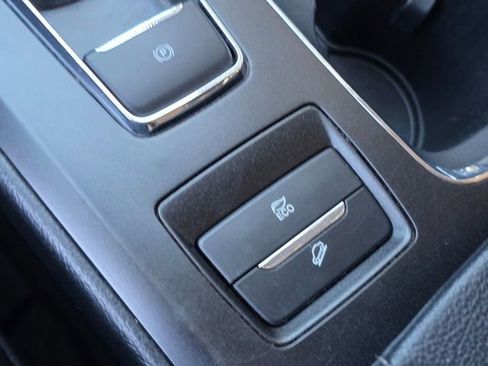 Used 2018 Ford Fusion SE image 24