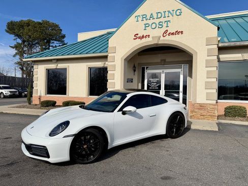 Used 2024 Porsche 911 Carrera image 4