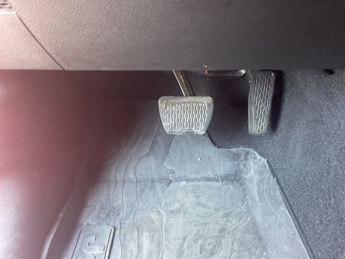 Used 2018 Jeep Wrangler Unlimited Sahara AWD/4WD image 16