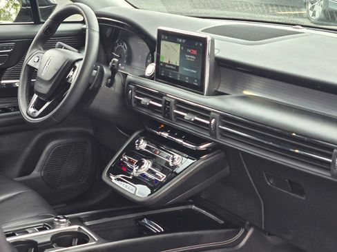 Certified 2022 Lincoln Corsair AWD w/ Equipment Group 101A image 6