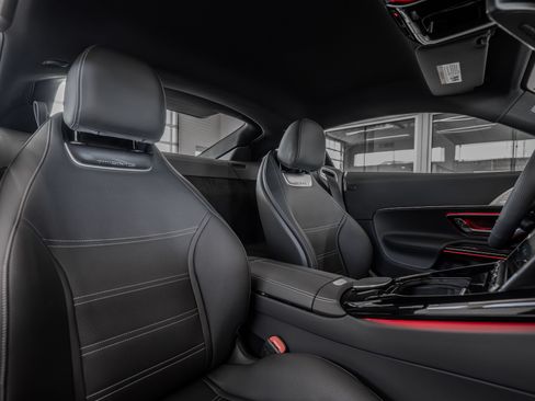 Used 2025 Mercedes-Benz AMG GT 63 image 25
