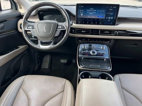 Used 2022 Lincoln Nautilus Reserve image 16
