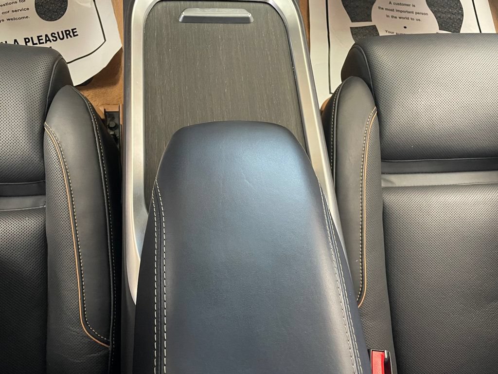 Used 2023 Lucid Air Touring AWD/4WD image 32