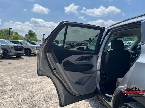 Used 2024 GMC Terrain SLE w/ Driver Convenience Package AWD/4WD image 36