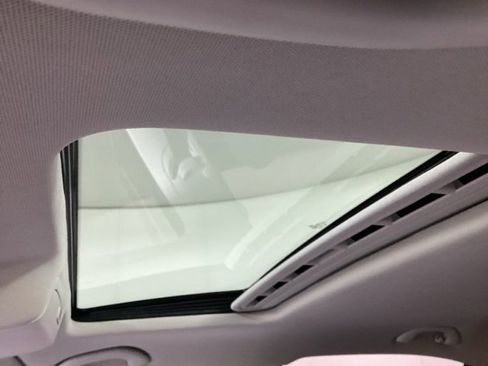 Used 2016 Volkswagen Jetta SEL Premium image 13