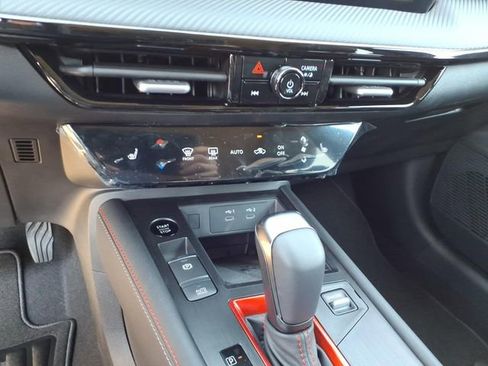 New 2026 Nissan Kicks SR FWD image 12