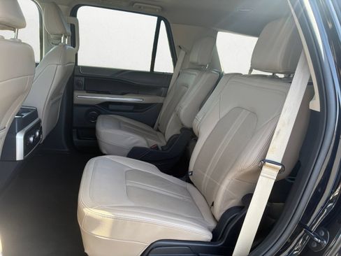 Used 2022 Ford Expedition Limited RWD image 13