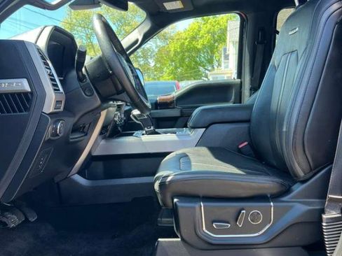 Used 2015 Ford F150 Platinum w/ Equipment Group 701A Luxury AWD/4WD image 30