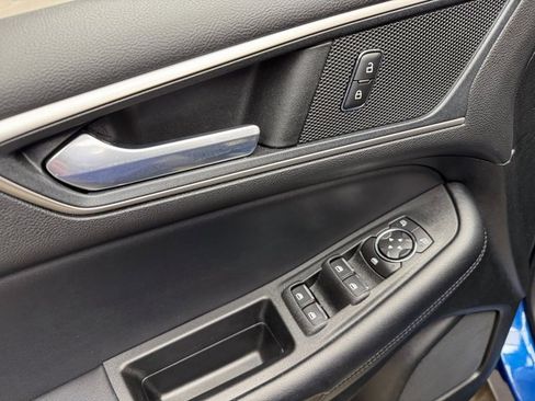 Used 2022 Ford Edge SEL w/ Convenience Package image 11