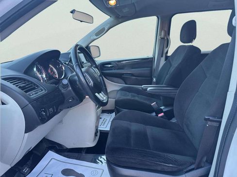 Used 2014 Dodge Grand Caravan SXT w/ Rear Park Assist Package FWD image 10
