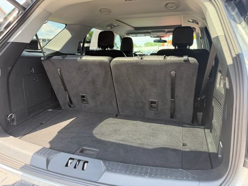 Used 2024 Ford Explorer XLT w/ Equipment Group 202A AWD/4WD image 8