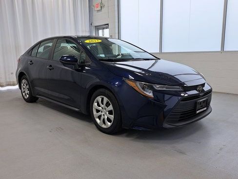 Used 2023 Toyota Corolla LE FWD image 4