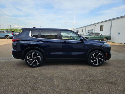 Used 2024 Mitsubishi Outlander SE image 7