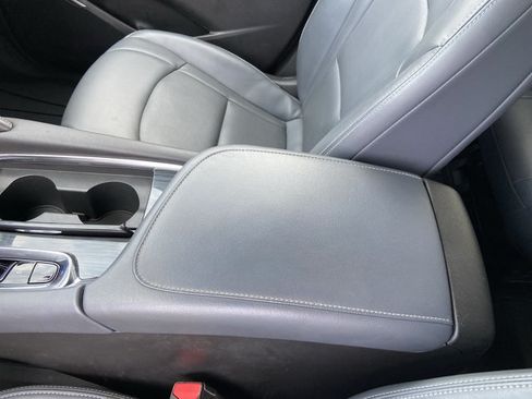 Used 2023 Buick Enclave Essence w/ LPO, Floor Liner Package FWD image 28