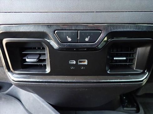 Used 2024 GMC Sierra 1500 AT4 w/ Technology Package image 9