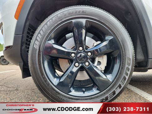 Used 2023 Jeep Grand Cherokee L Laredo AWD/4WD image 25