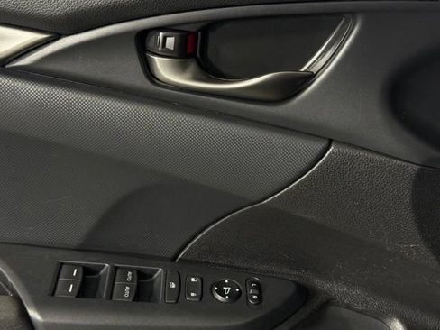 Used 2018 Honda Civic Sport image 14