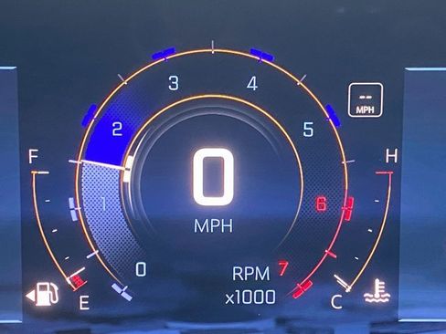 Used 2025 Chevrolet Suburban RST w/ Comfort Package image 21