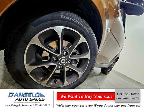 Used 2016 smart fortwo passion image 11