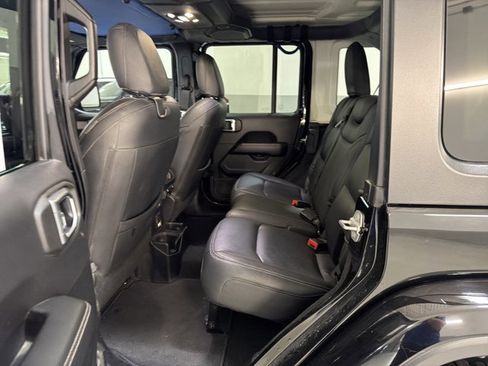 Used 2021 Jeep Wrangler Unlimited Sahara w/ Uconnect 4C Nav & Sound Group AWD/4WD image 8