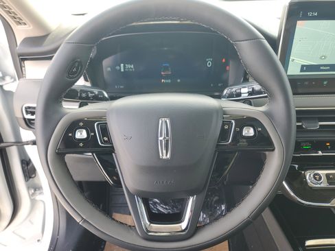 New 2026 Lincoln Corsair Premiere image 16