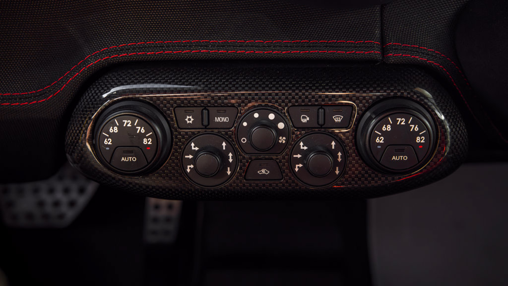 Used 2014 Ferrari 458 Speciale Coupe RWD image 20