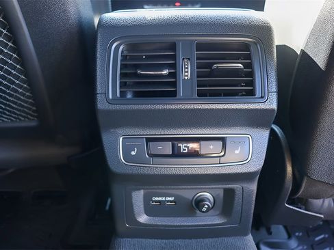 Used 2023 Audi SQ5 Prestige w/ Prestige Package image 24