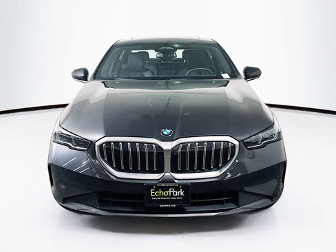 Used 2024 BMW 530i image 2