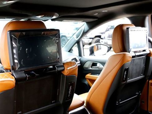 New 2026 Chrysler Pacifica Pinnacle w/ Trailer Tow Group image 18