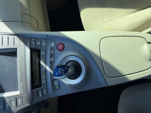 Used 2013 Toyota Prius image 20