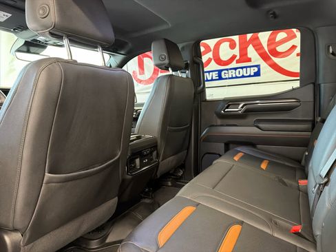 Used 2024 GMC Sierra 1500 AT4 w/ Technology Package image 19
