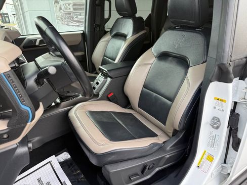 Used 2022 Ford Bronco Wildtrak image 10