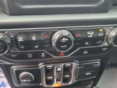 Used 2020 Jeep Gladiator Sport w/ Quick Order Package 24S image 21